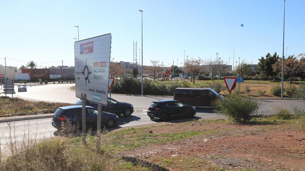 Imagen de la rotonda donde comenzará el nuevo tramo de la ronda Oeste de Castelló.