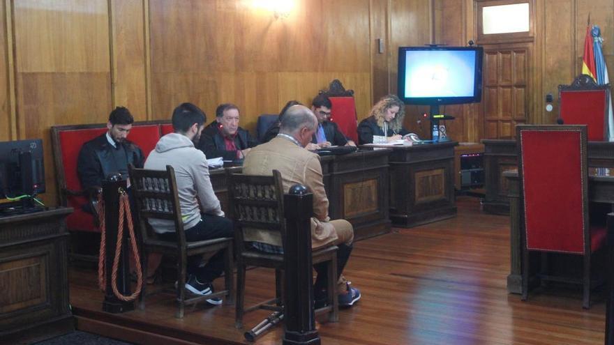 Los acusados del crimen de &#039;A Esmorga&#039; durante el juicio. // I. Osorio