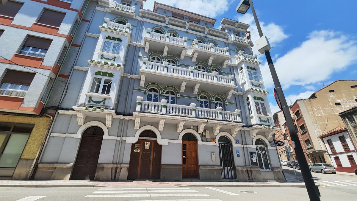 El edificio de La Faya, en Pola de Lena, futura sede judicial.
