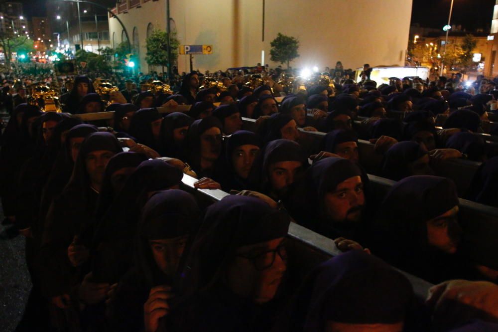 Las imágenes de la cofradía de la Esperanza, la última en procesionar en el Jueves Santo de la Semana Santa de Málaga