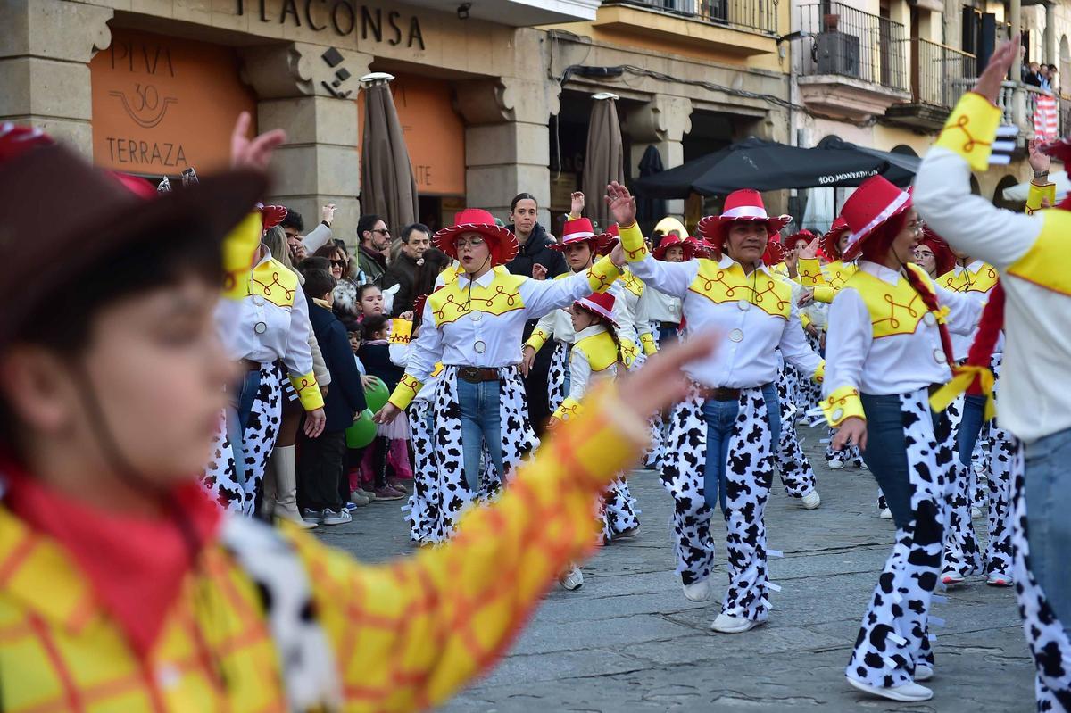 Fotogalería | Así ha sido el desfile del Carnaval de Plasencia Fotogalería | Así ha sido el desfile del Carnaval de Plasencia