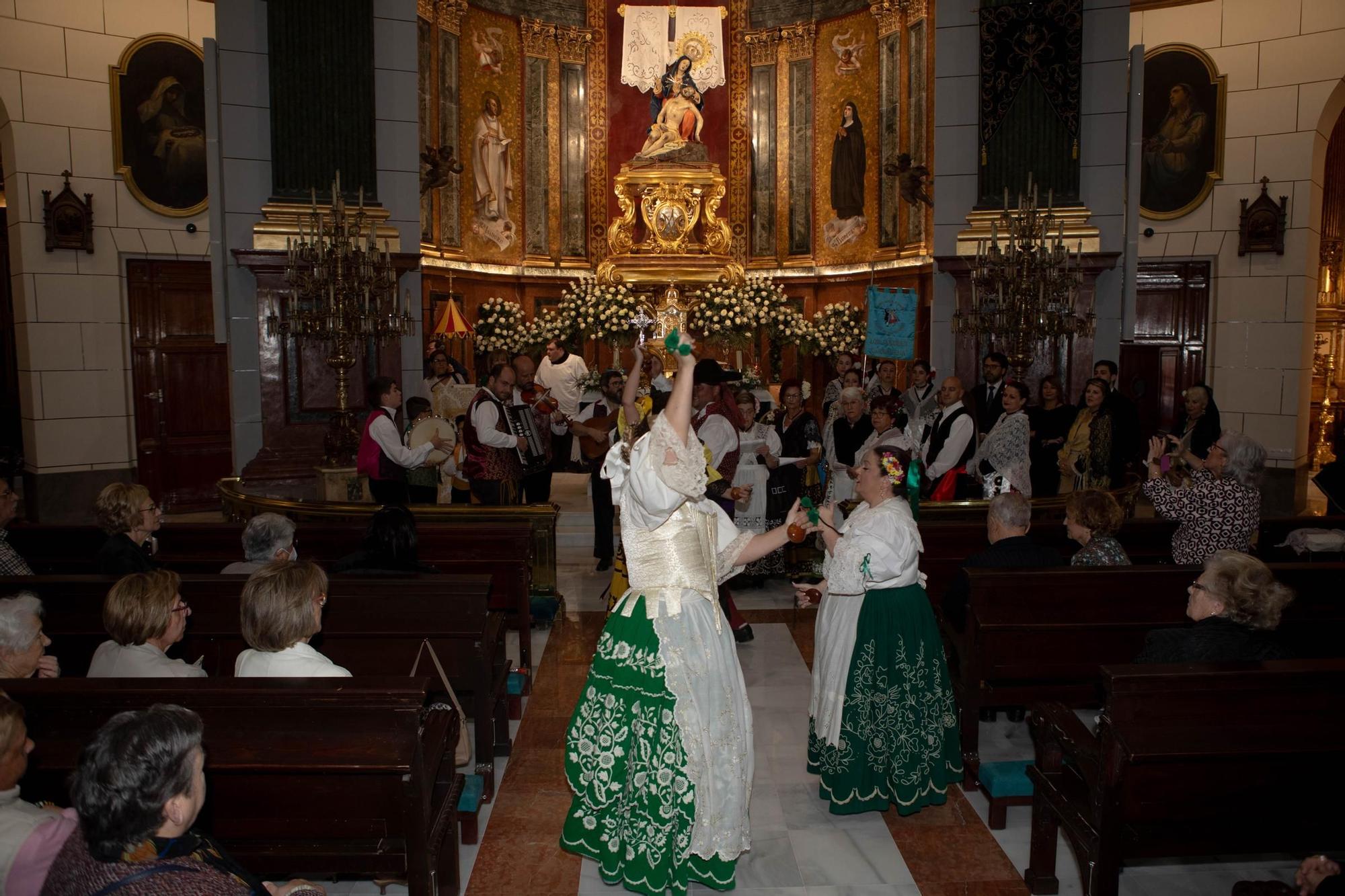 Ofrenda floral a la Virgen de la Caridad en Cartagena