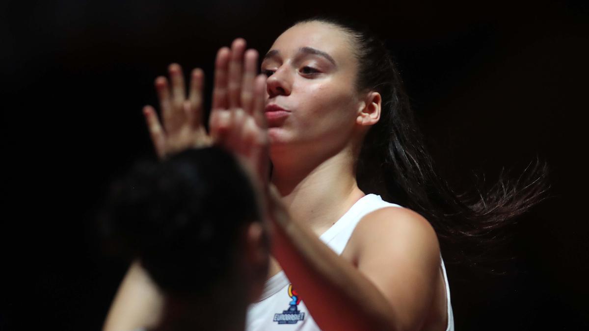 Raquel Carrera, antes del encuentro ante Montenegro.