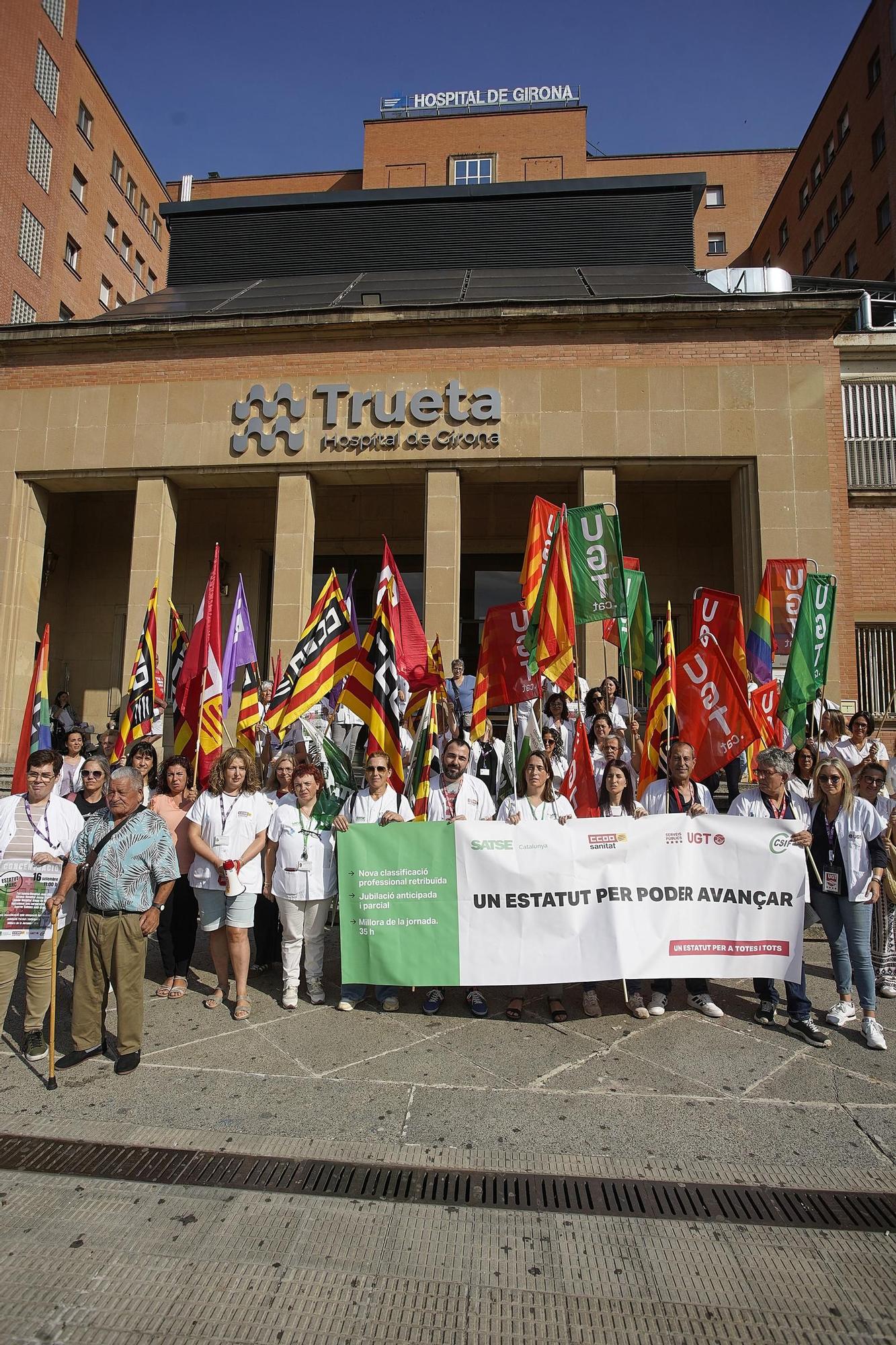 Les fotos de la protesta dels sanitaris gironins per tenir millores laborals