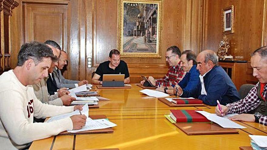 Los responsables del equipo de gobierno, durante la reunión.