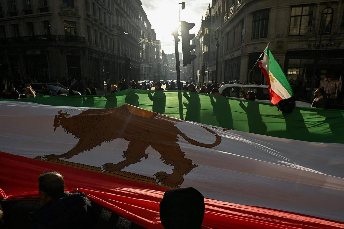 Manifestación en Londres contra la represión de Irán durante las protestas