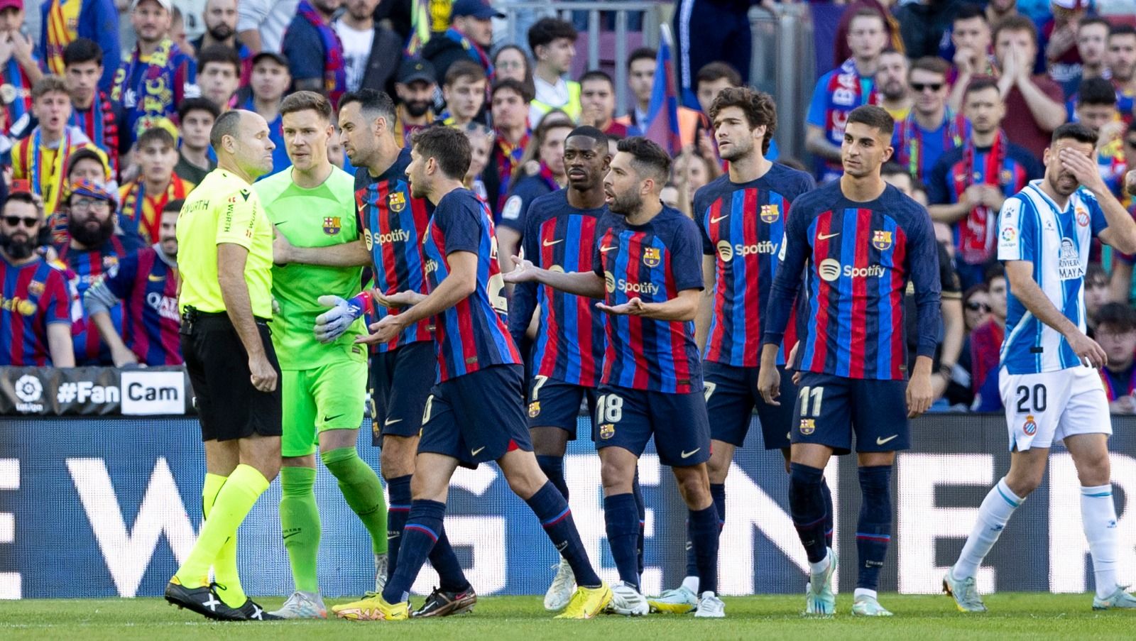 Lo que no se vio del caliente Barça-Espanyol