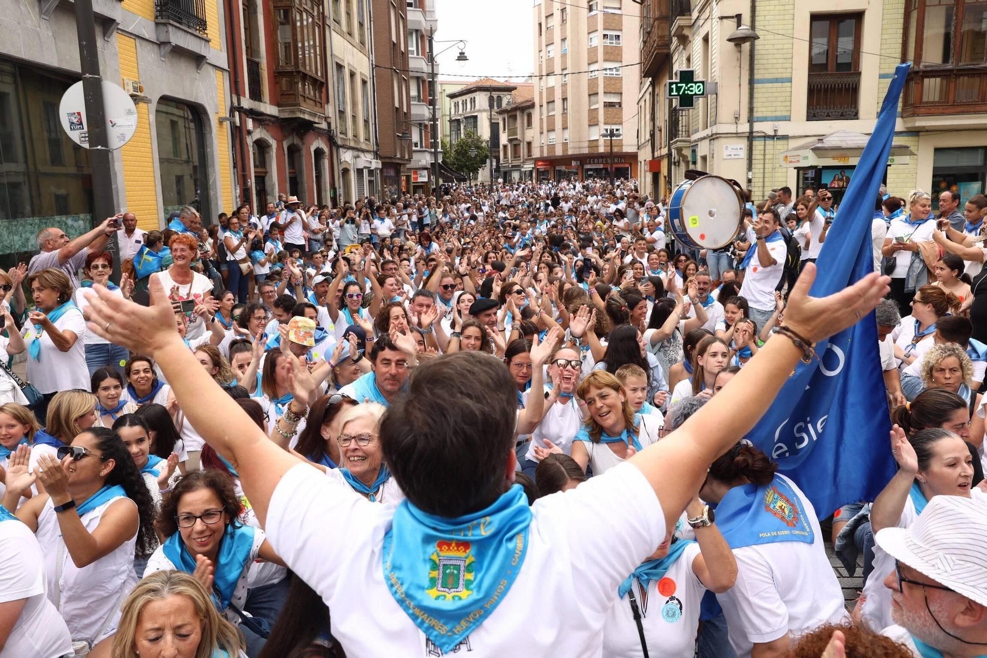 En imágenes: Miles de romeros celebran el Carmín en la Pola