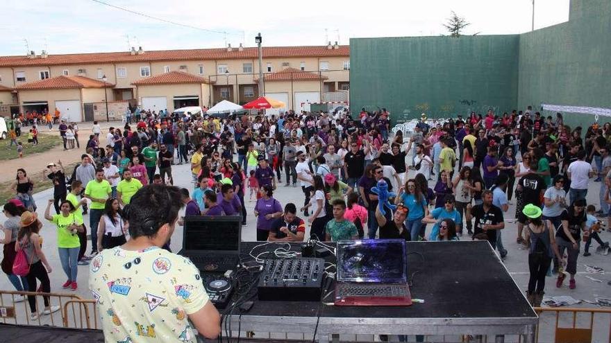 Peñas del Vino y Guareña, de fiesta en Arcenillas