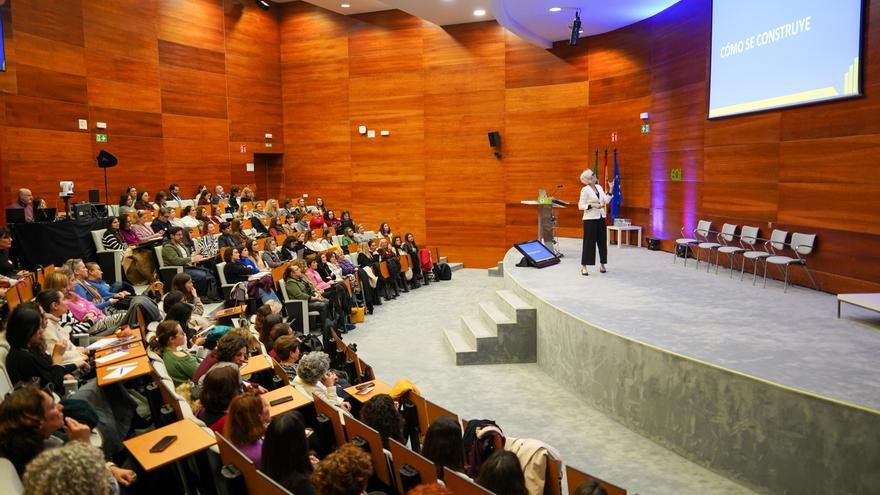 Más de 500 profesionales se reúnen en Sevilla para impulsar el liderazgo femenino en innovación