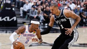 Gilgeous-Alexander, defendido por Wembanyama, en la última victoria de los Spurs frente a los Thunder.
