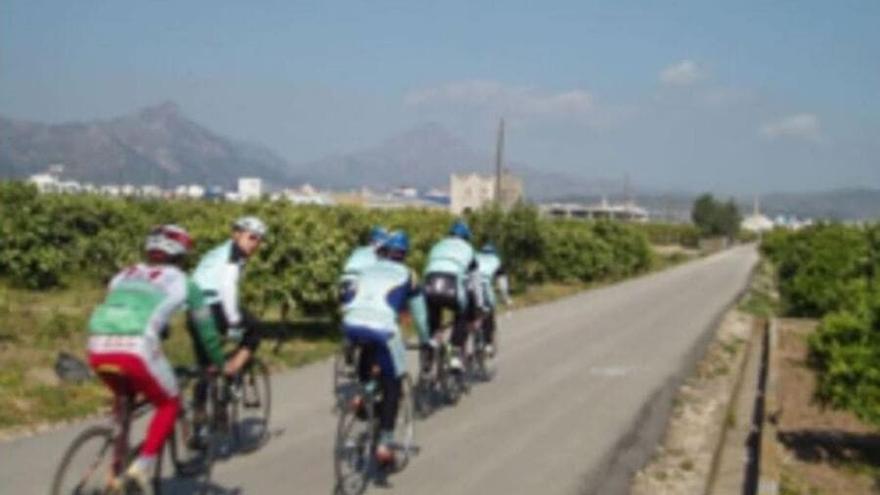 La Vía Verde de la Safor permite recorrer la esencia valenciana en bicicleta a través de sus siete kilómetros.