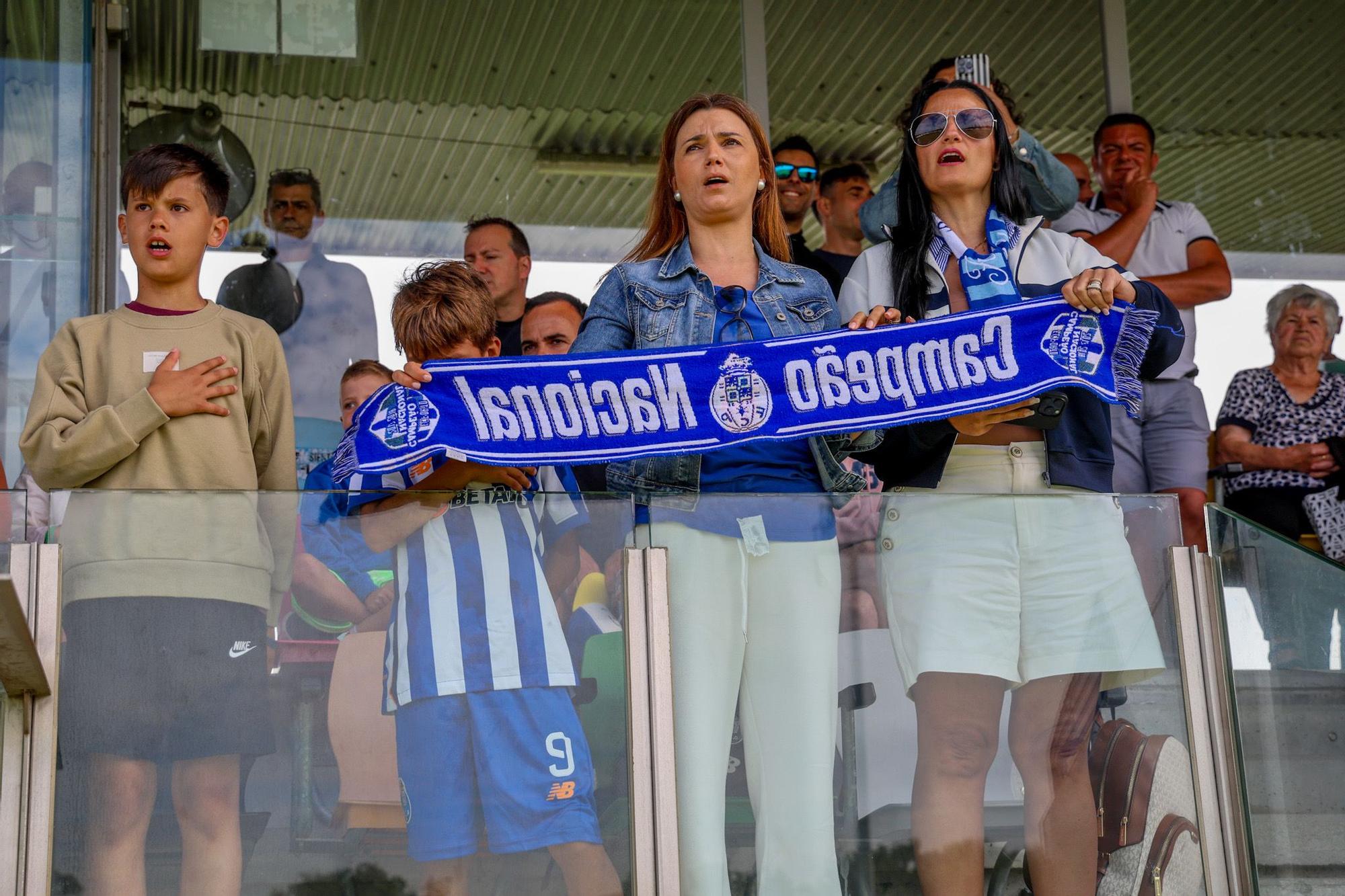 El Porto se lleva el primer título de Arousa Fútbol 7 a Portugal
