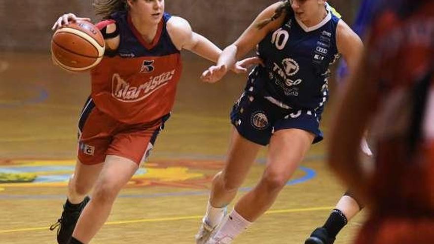 Maristas frente a Tirso en un partido de liga regular.