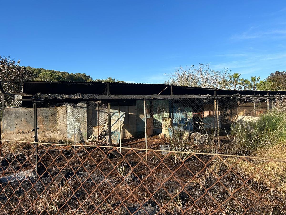Imagen del corral después del incendio