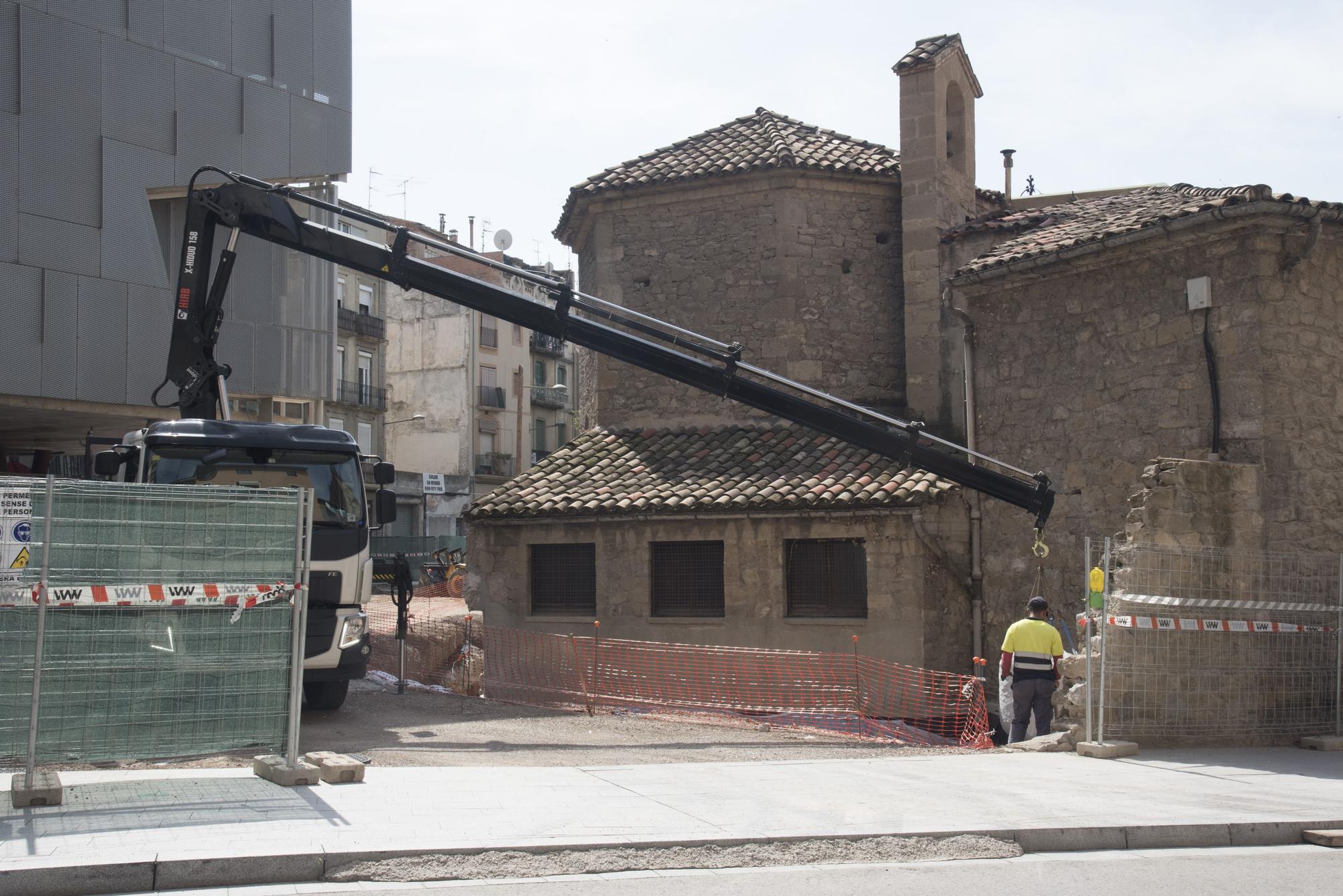 Inici de les obres per crear la gran plaça de Sant Ignasi i del Museu de Manresa