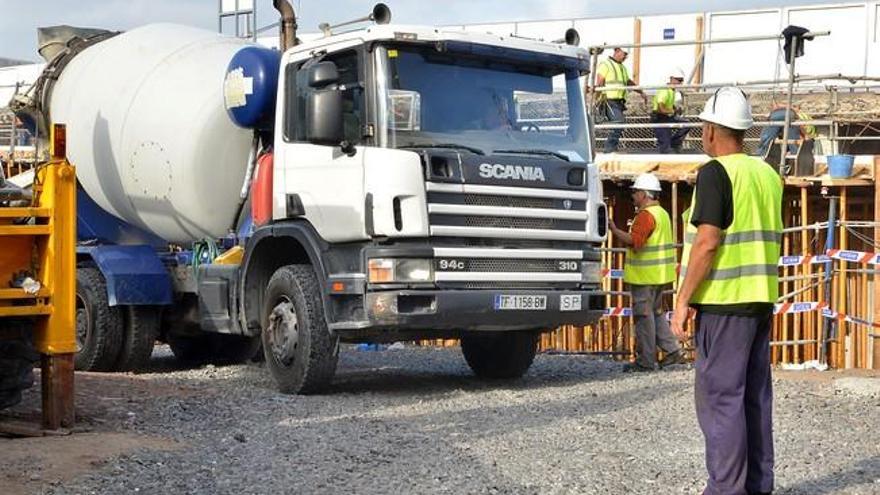 Obras de hormigonado de la estructura de la nueva pasarela de La Cicer