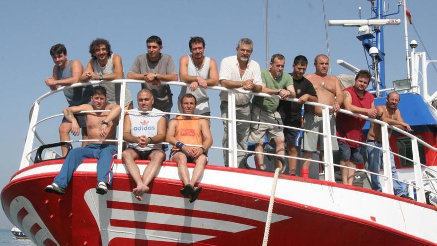 Imagen del mismo pesquero en el rescate que realizó en 2006 en Libia.