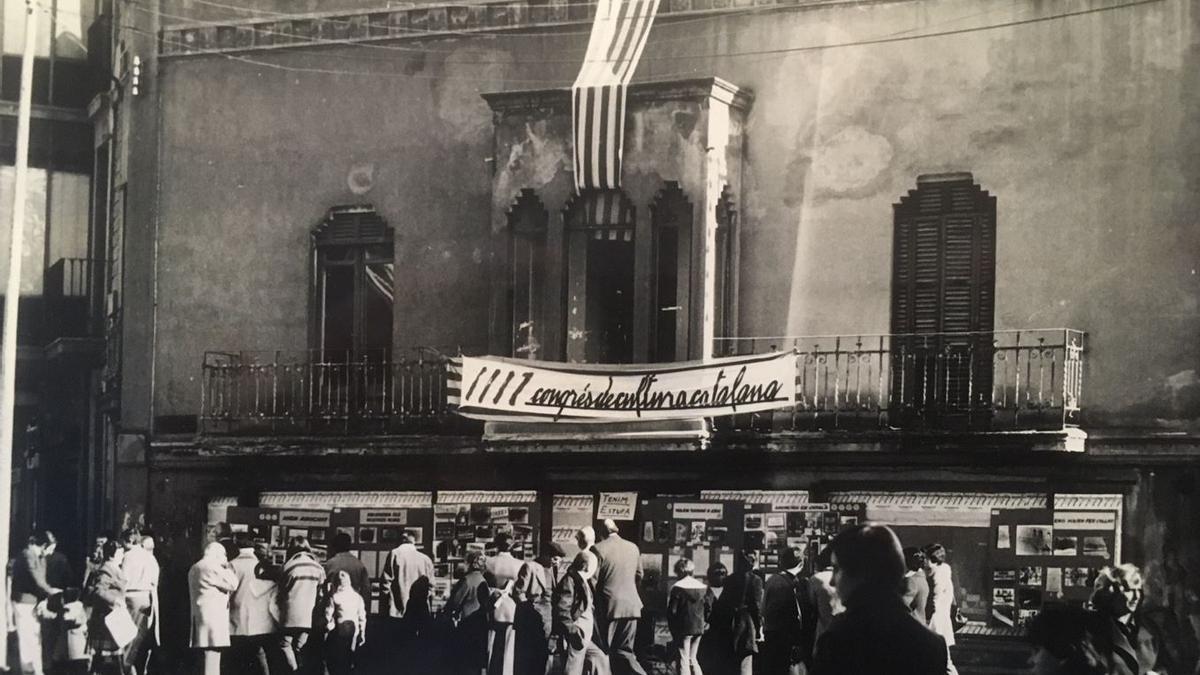 Campanya català al carrer