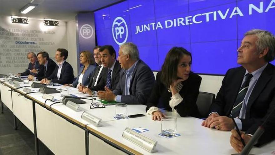 El PP insta a sus cargos a redoblar la presión sobre PSOE y C&#039;s con la llegada de Puigdemont