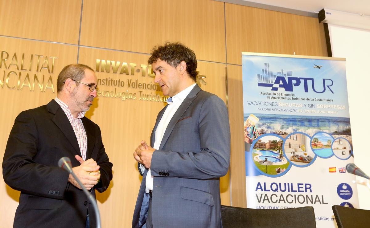 El presidente de Aptur y de la patronal valenciana del sector, Miguel Ángel Sotillos, junto al secretario autonómico Francesc Colomer.