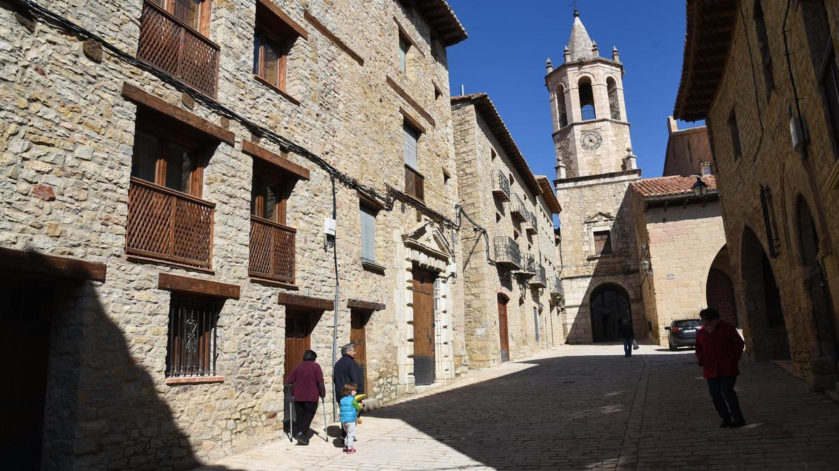 Calle de Cantavieja, uno de los mejores Pueblos Turísticos del mundo.