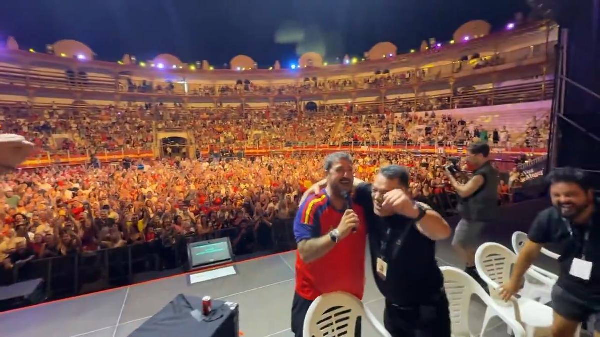 El concierto de Antonio Orozco vibró con el triunfo de España