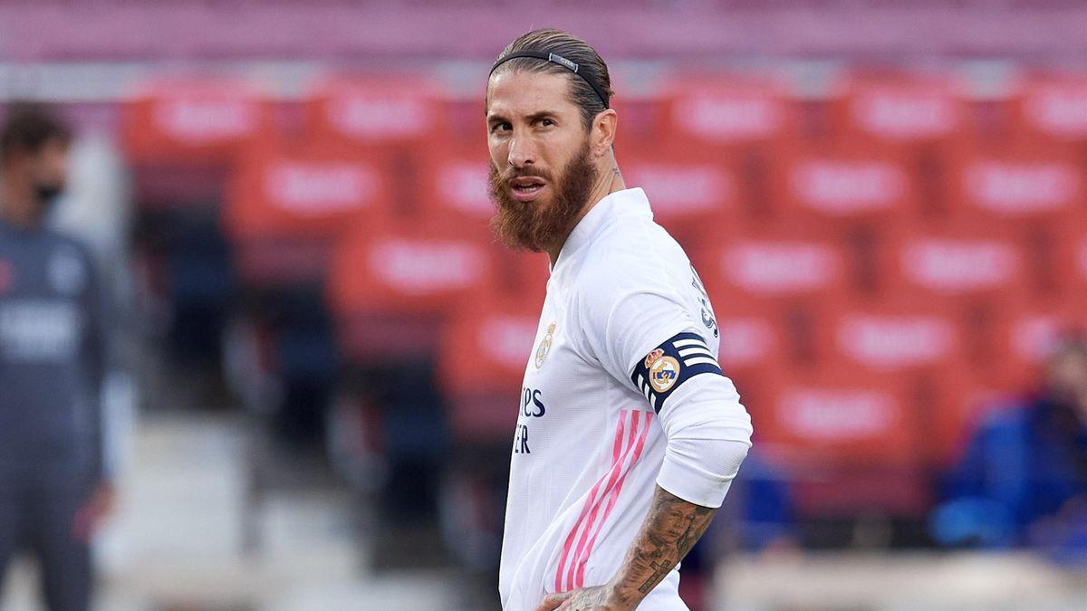 "Sergio Ramos tiene ofertas que mejoran la del Real Madrid"