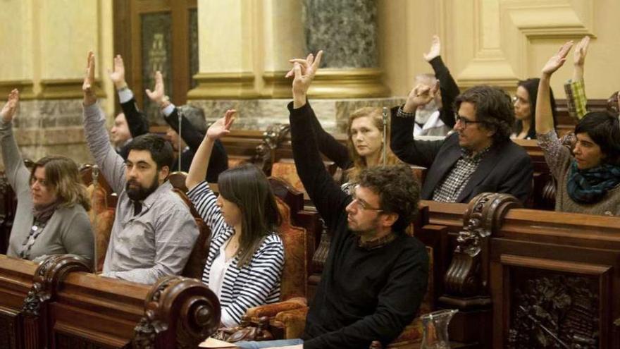 Votación del pleno en el que se aprobaron los presupuestos.