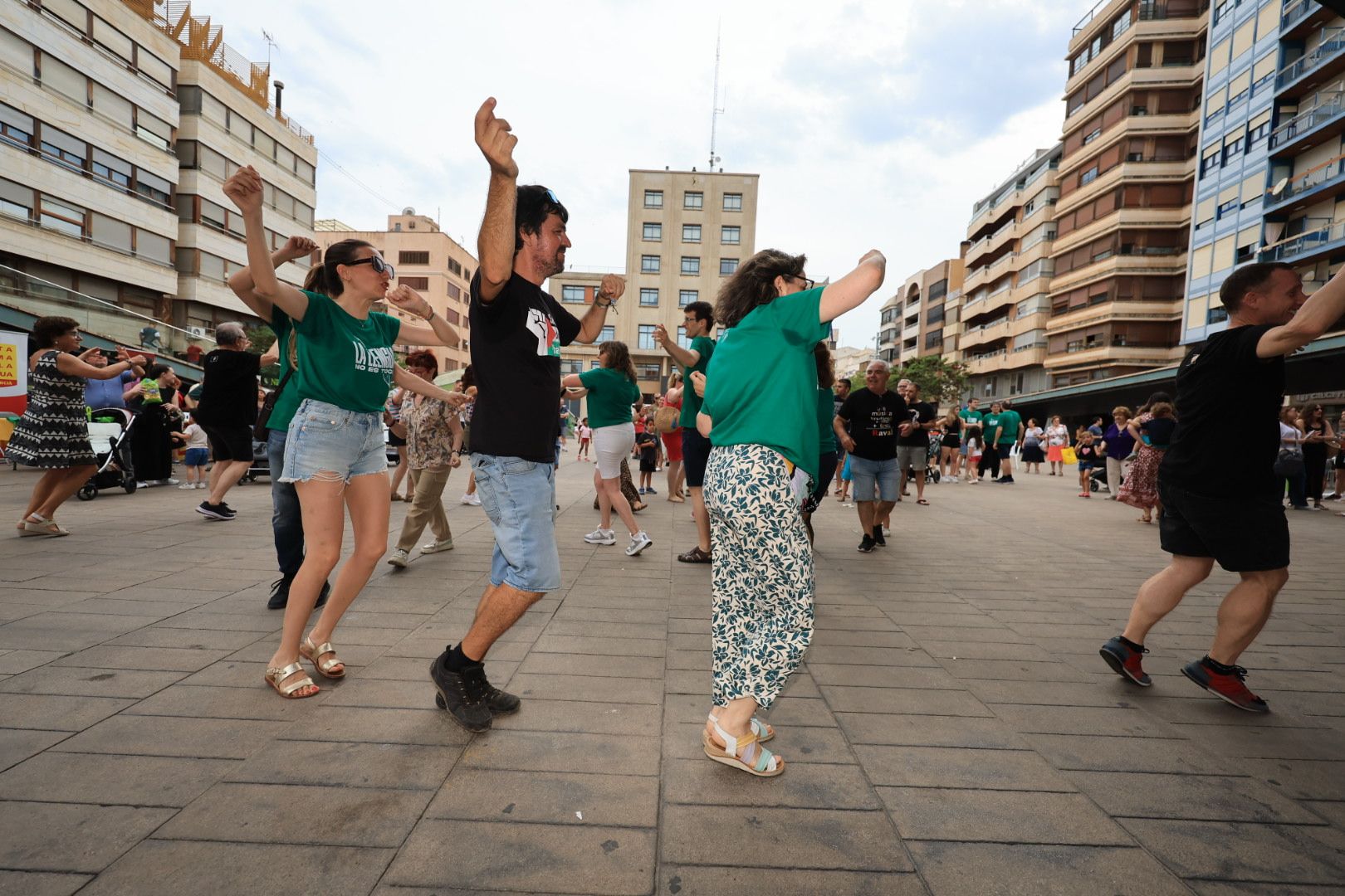 Les fotos de com Vila-real &#039;trau la llengua&#039; per a defensar el valencià