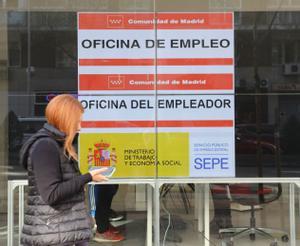 España bajó en mayo de los tres millones de parados por primera vez desde 2008. / EPC