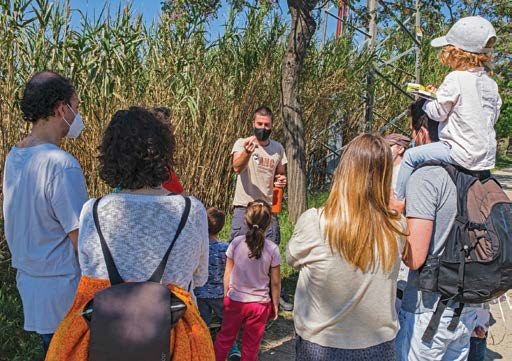 Un grupo de familias de Cornellà celebran la semana de la naturaleza