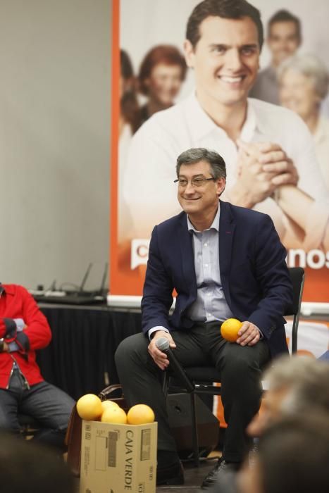 Ignacio Prendes y Francisco Sosa Wagner en el cierre de campaña de Ciudadanos en Asturias