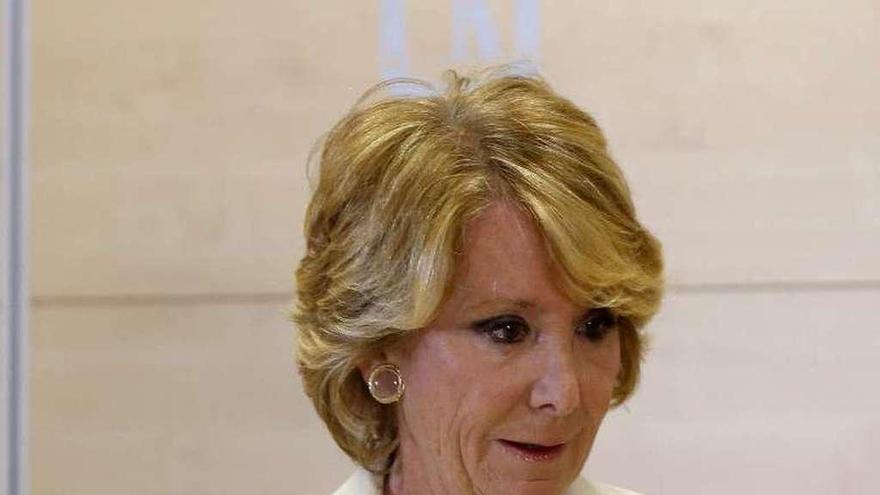 Esperanza Aguirre, ayer tras anunciar su dimisión. // Efe