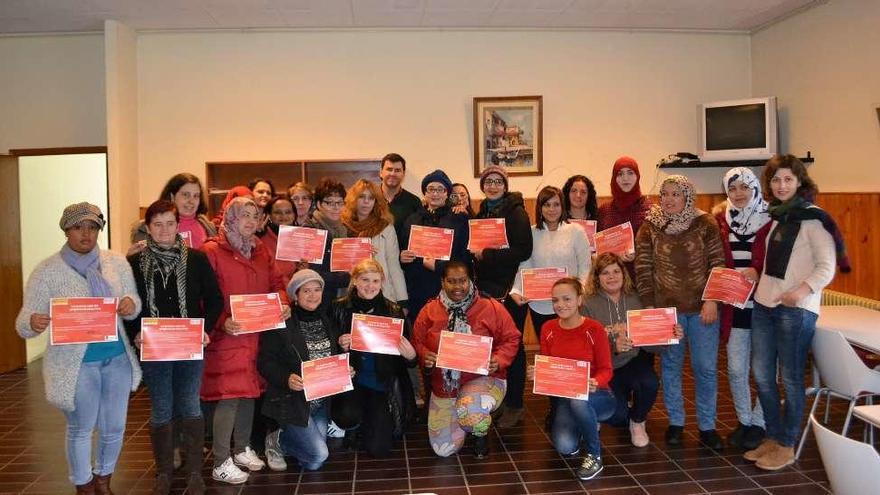 Finalizan en Lalín cursos de empleados domésticos y de fotografía para jóvenes