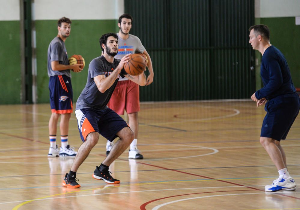 Álex Abrines entrena en el Príncipes de España