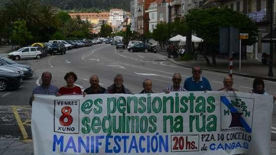 Presentación de la manifestación ayer en Cangas. // Gonzalo Núñez