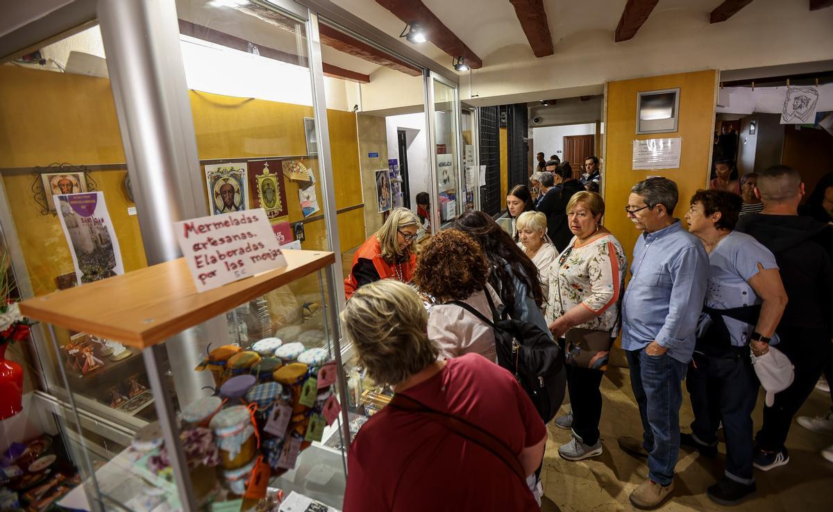 La tienda de las Monjas de la Sangre, en el interior del Monasterio.