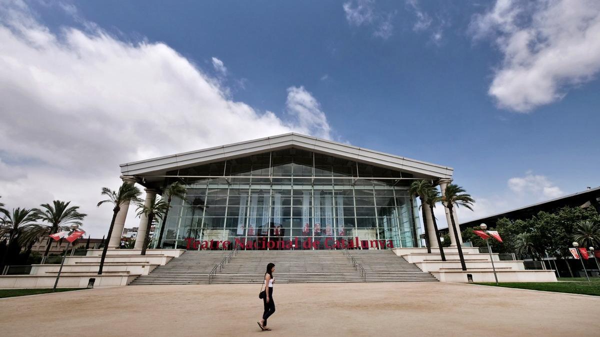 Exterior del Teatre Nacional de Catalunya, en Barcelona