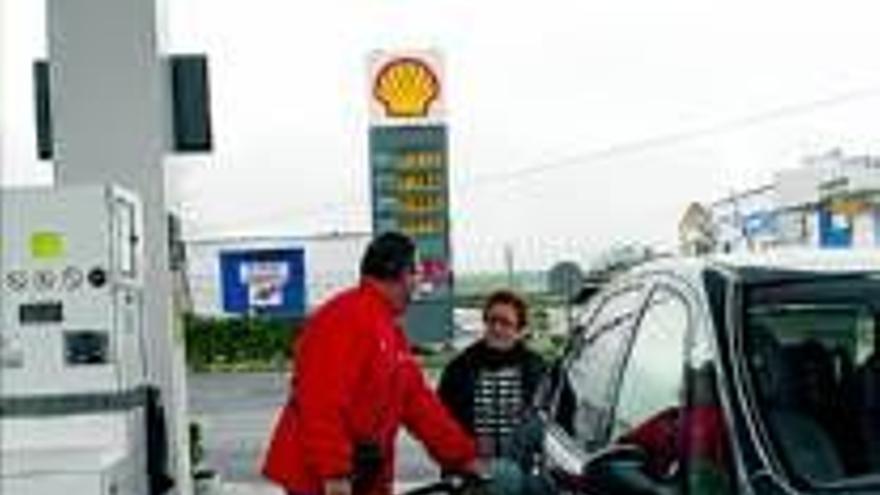 Las gasolineras rechazan un tributo para arreglar carreteras