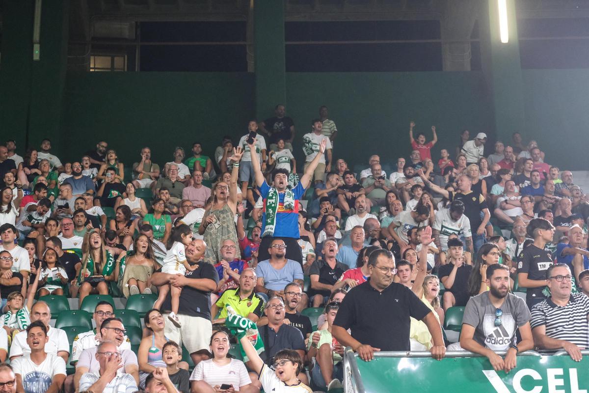 Las mejores imágenes del Elche CF - Parma Calcio 1913 del trofeo "Festa d´Elx"