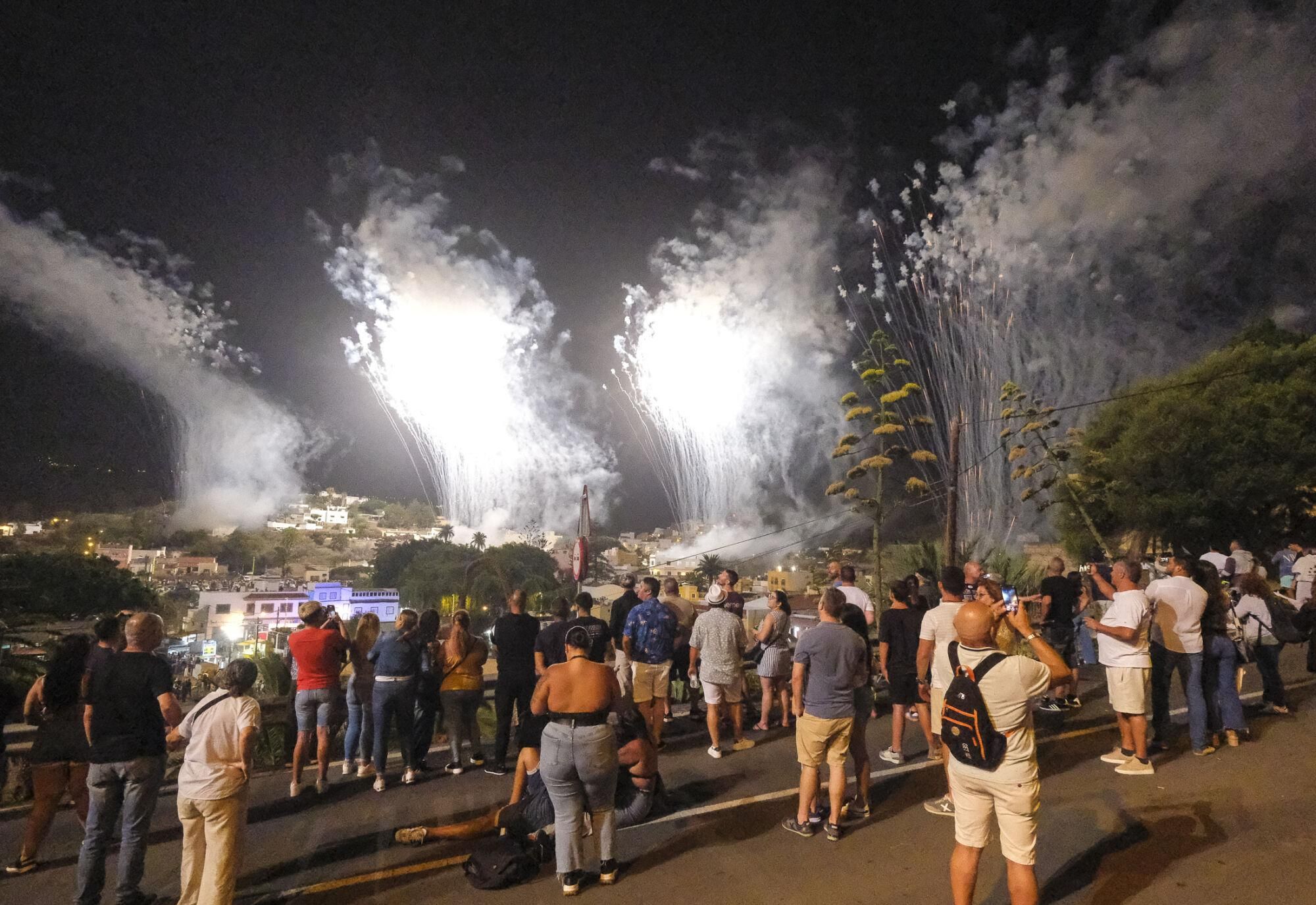 Noche de fuegos artificiales en San Lorenzo