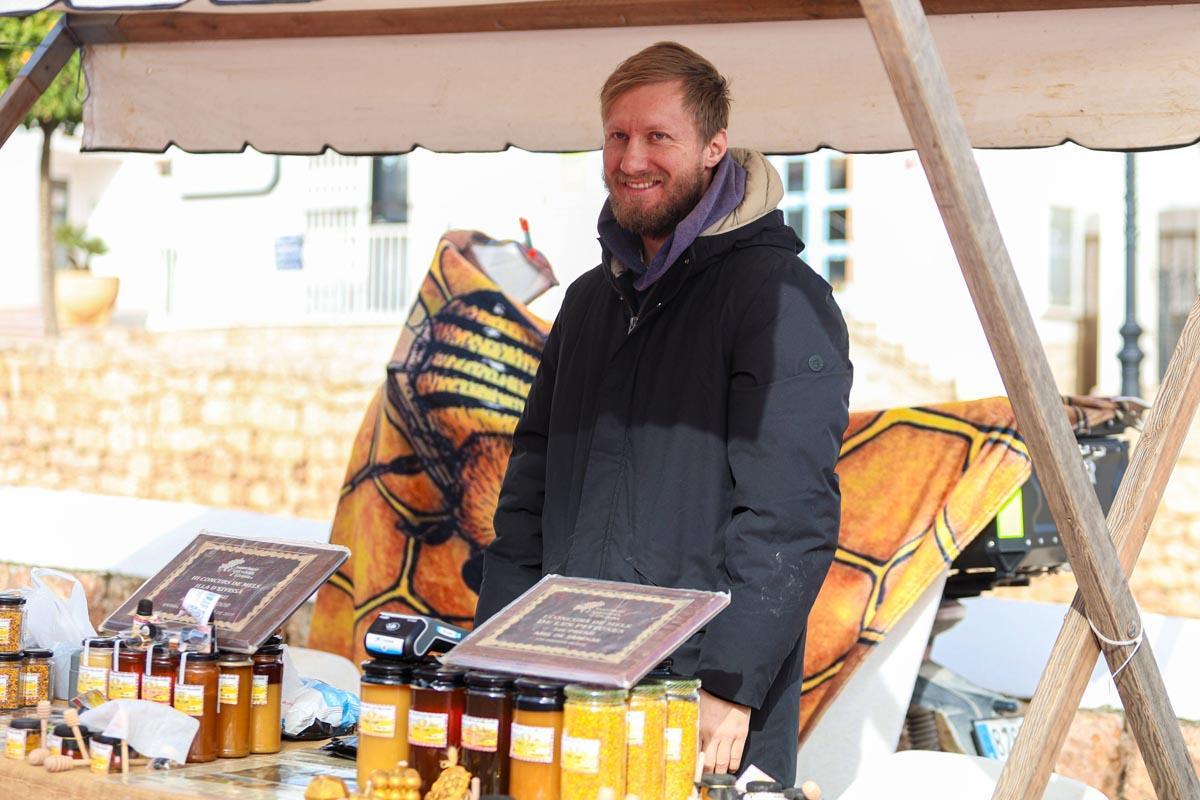 JPEG/260103DIB_Toni Escob (229320840)