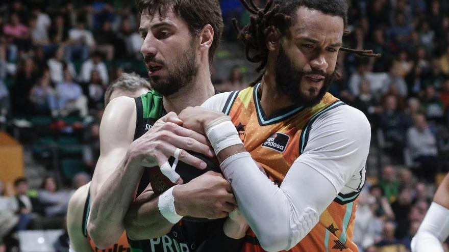 El Valencia Basket, obligado a centrarse sólo en la octava plaza tras caer en Badalona (85-70)