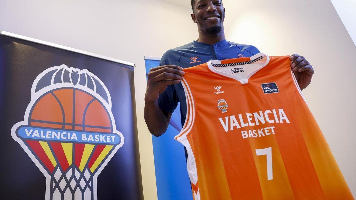 Yankuba Sima tiene contrato con Valencia Basket hasta 2028.