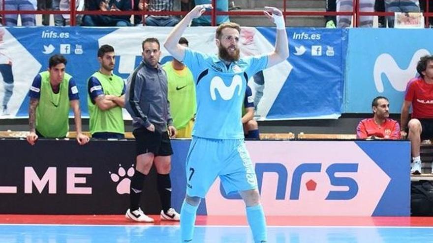 &#039;Pola&#039; festeja su gol en el primer partido de la eliminatoria ante el FC Barcelona. // S. Santiago/@InterMovistar