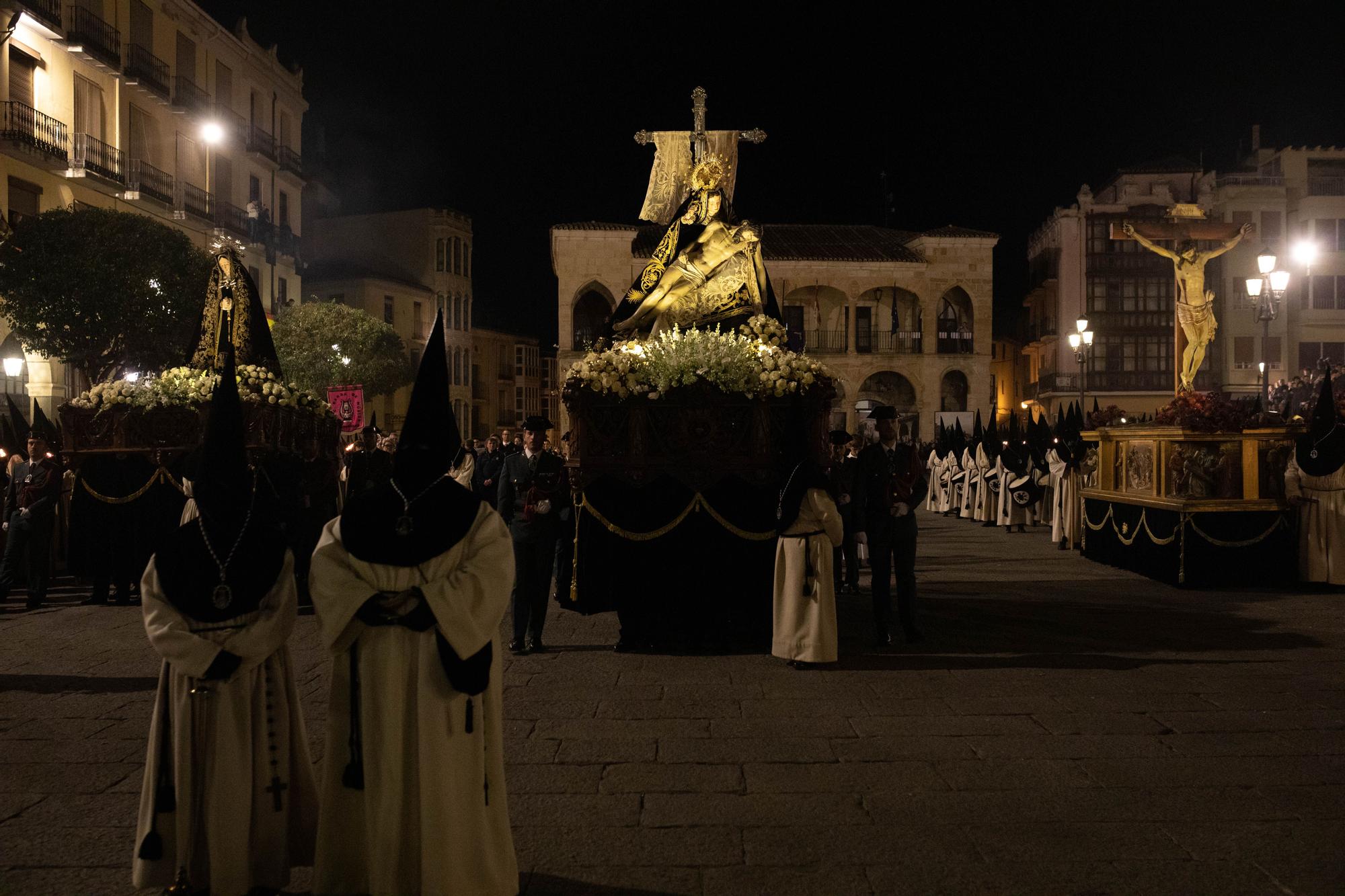 GALERIA | Las mejores imágenes de la procesión de Nuestra Madre