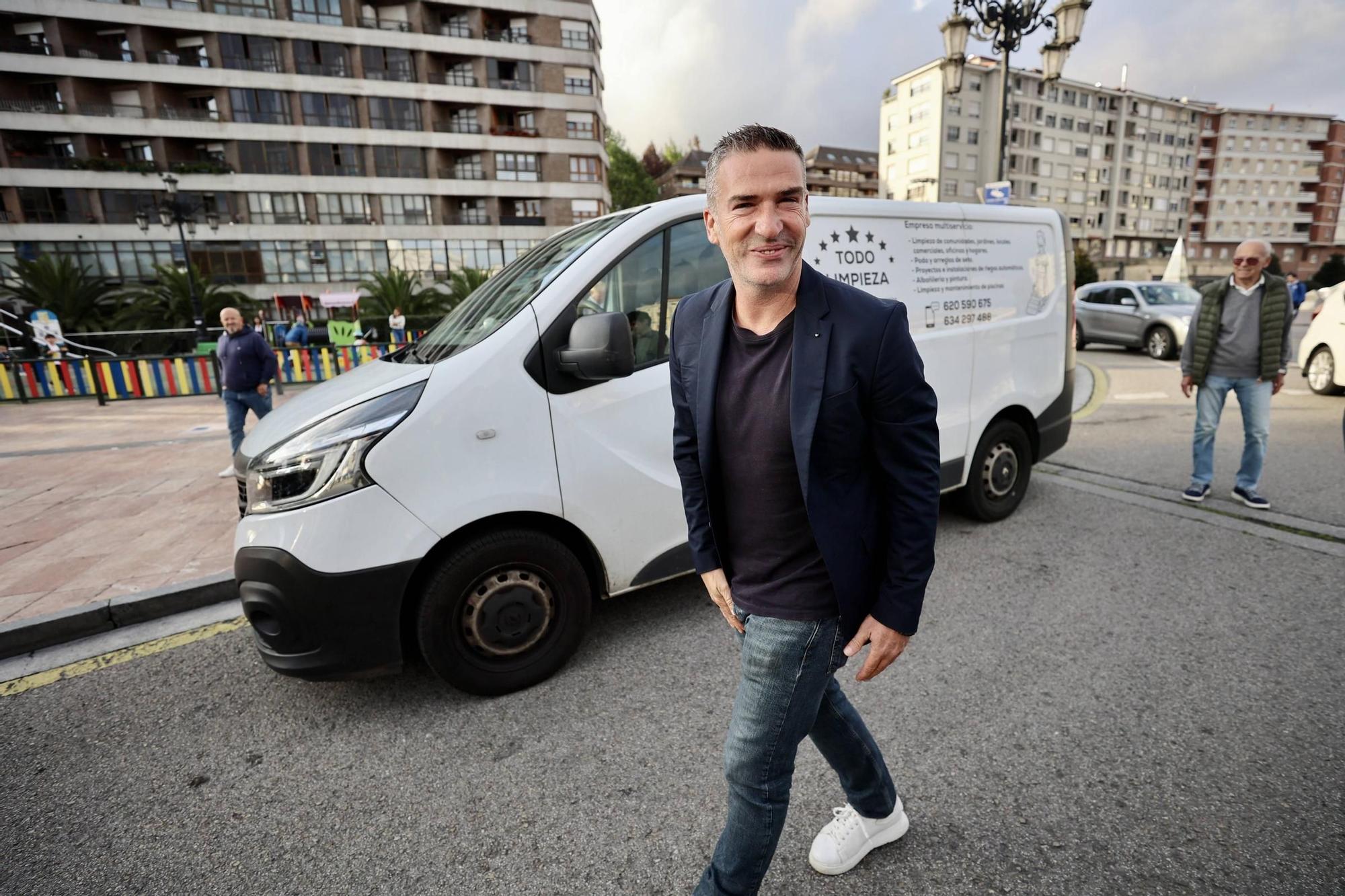 Así fue la llegada de Luis Carrión a Oviedo