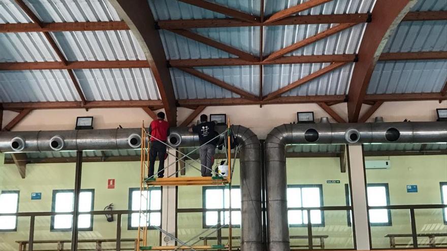 Cierran la piscina de Nules por la explosión de 2 tornillos en el sistema de ventilación