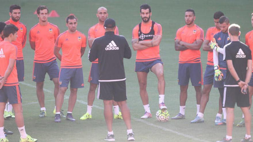 Nuno se la juega en Mestalla